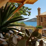 Two-storey Mansion At The Sea Vakantiehuis *