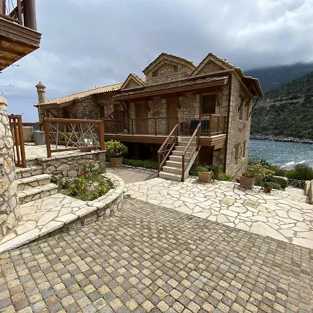 Дом отдыха Two-storey Mansion At The Sea