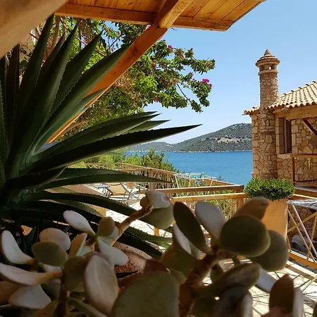 Two-storey Mansion At The Sea Дом отдыха *