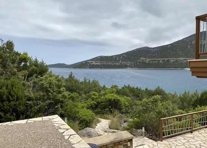 Two-storey Mansion At The Sea Casa vacanze Arkadiko Chorio